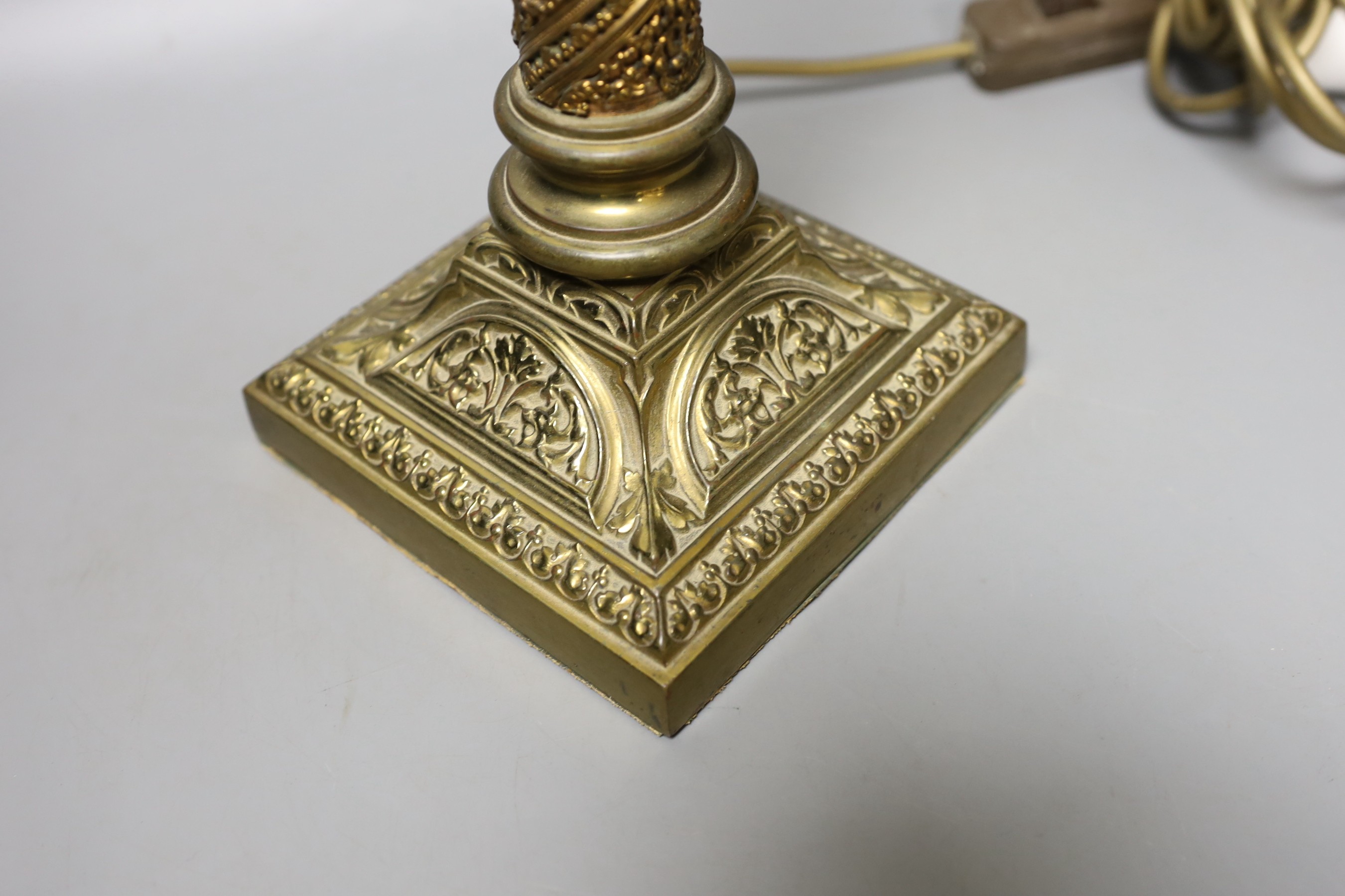 An Edwardian brass table lamp - 47cm high